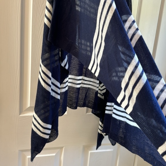 Lauren Ralph Lauren Navy and White Poncho - Picture 3 of 6